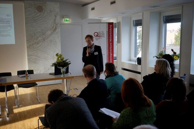 Geschäftsleitung im Dialog mit Publikum