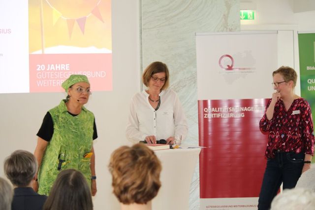 Unterhaltung mit Witz-2