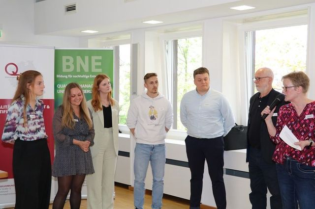 Gutachter Dr. Gerhard Pfeiffer-Jäger im Gespräch mit teamZUKUNFT gGmbH