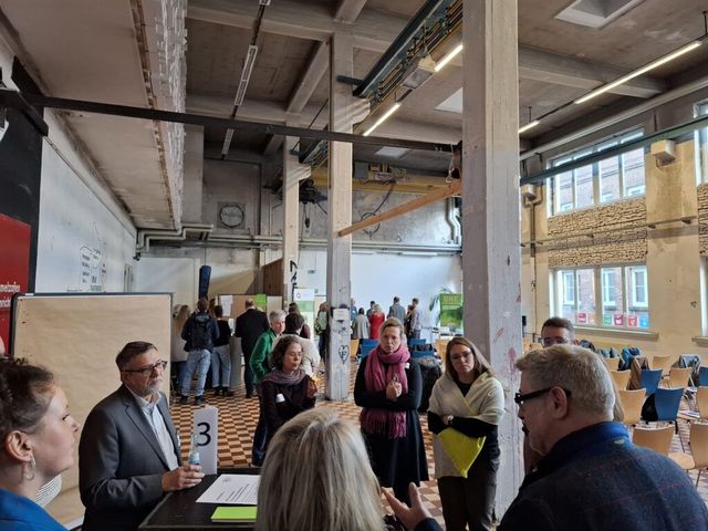 Gespräch und Austausch in einer Gruppe